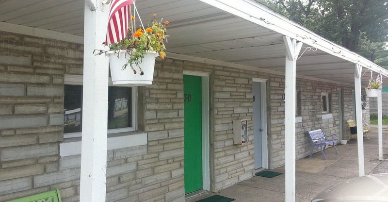 Buffalo Motel - From Web Listing (newer photo)